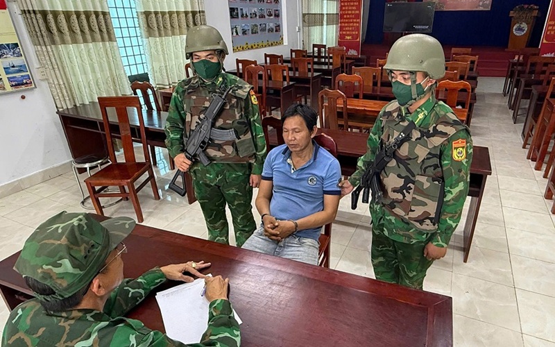 Đồn Biên phòng Cửa khẩu Quốc tế Mộc Bài: Bắt đối tượng tổ chức cho người khác nhập cảnh trái phép