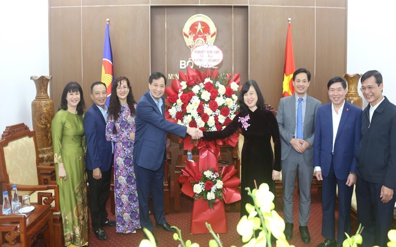 Văn phòng Trung ương Đảng chúc mừng Bộ Y tế nhân Ngày Thầy thuốc Việt Nam 27/2