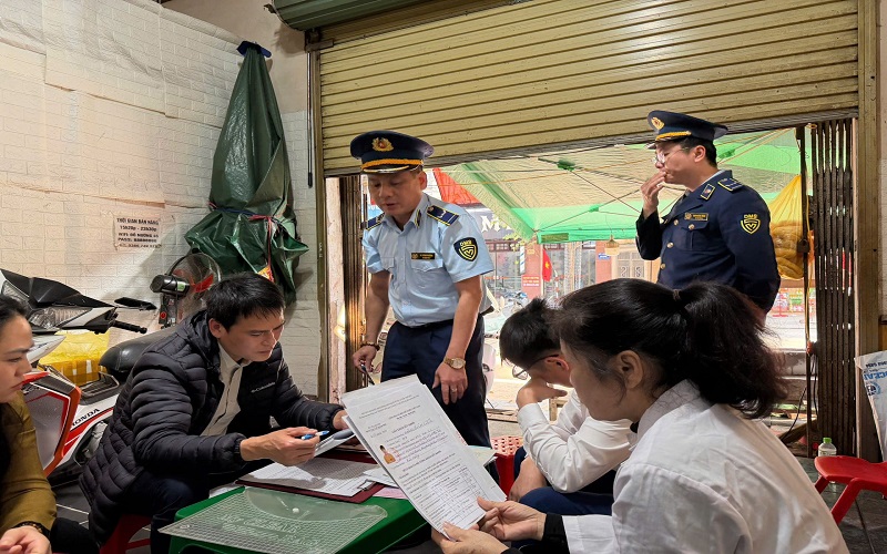 Lạng Sơn: Xử phạt cơ sở kinh doanh đồ nướng vỉa hè không đảm bảo vệ sinh