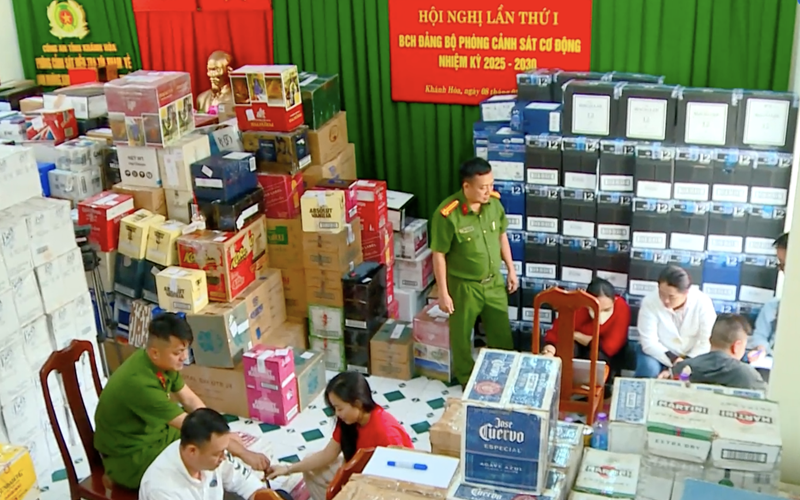 Triệt phá đường dây rượu giả quy mô lớn, thu lợi bất chính hơn 14,6 tỷ đồng