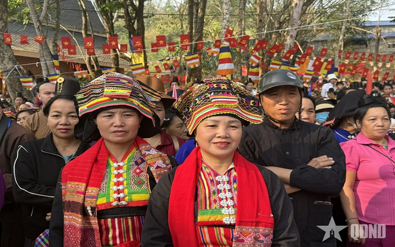 Điện Biên: Đến Mường Luân vui Tết "Bun huột nặm" té nước cầu may