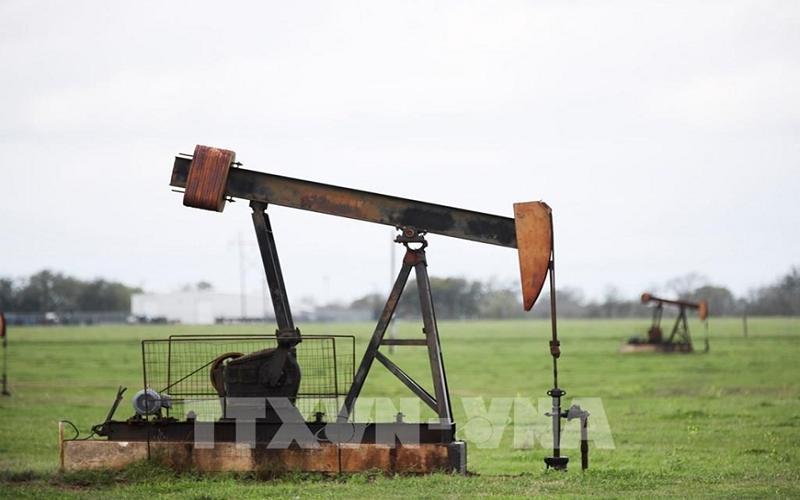 Xung đột tại Trung Đông: Giá dầu thế giới tăng vọt 8%, vượt ngưỡng 100 USD/thùng