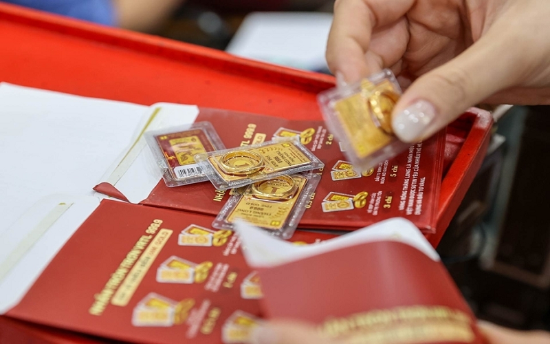 Giá vàng hôm nay (17-4): Vàng trong nước giảm mạnh