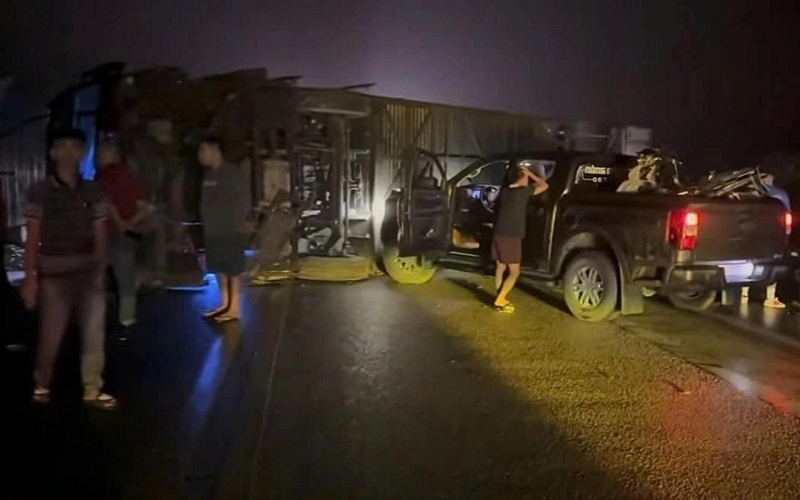 Tai nạn liên hoàn trên cao tốc Nội Bài - Lào Cai, 5 người bị thương