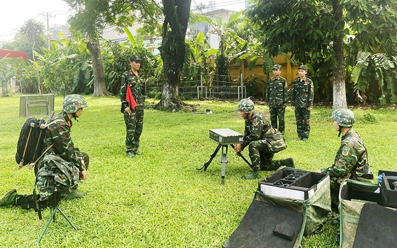 Dự kiến gộp hai cách tính tiền lương tháng để tính trợ cấp với quân nhân chuyên nghiệp nghỉ hưu trước hạn tuổi