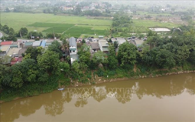 Mưa dông, sạt lở gây thiệt hại tại nhiều địa phương