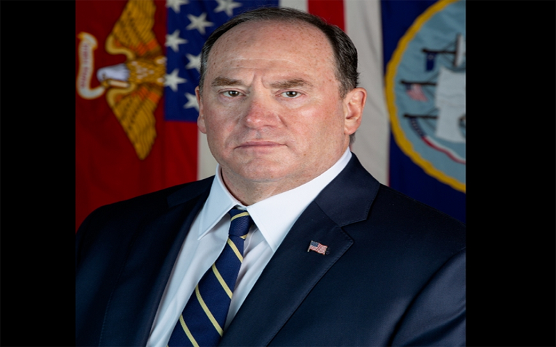 Mỹ cách chức Bộ trưởng Hải quân John Phelan