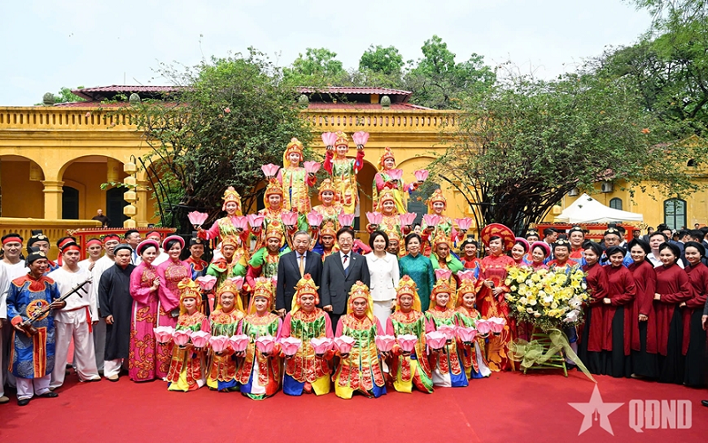 Tổng Bí thư, Chủ tịch nước Tô Lâm và phu nhân chủ trì Chương trình hữu nghị đặc biệt tại Hoàng Thành Thăng Long