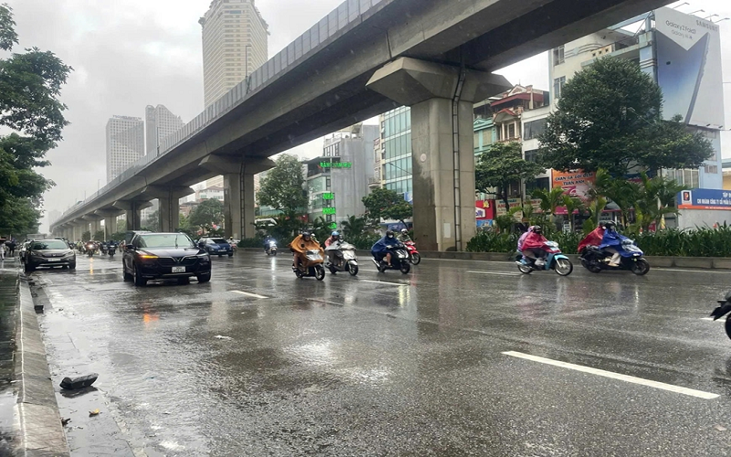 Thời tiết hôm nay (24-4): Mưa rào và dông ở nhiều nơi, trời mát