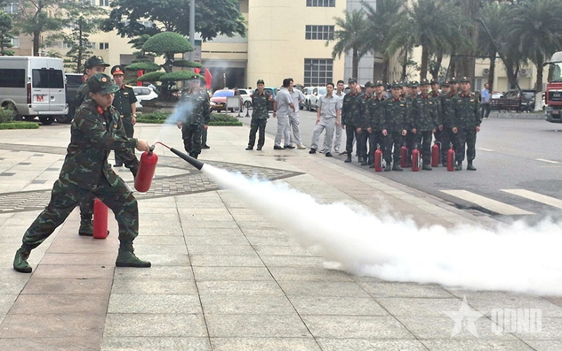 Bệnh viện Trung ương Quân đội 108 kiểm tra sẵn sàng chiến đấu dịp nghỉ lễ