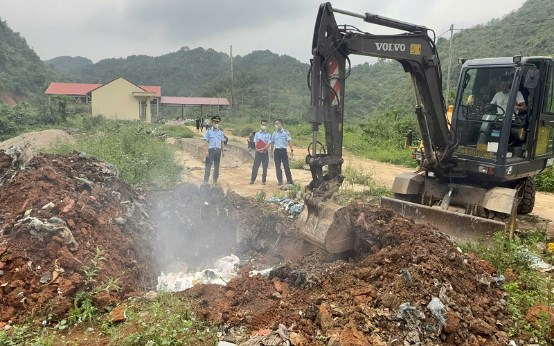 Cao Bằng: Giám sát tiêu hủy trên 4 tấn phân đạm nhập lậu