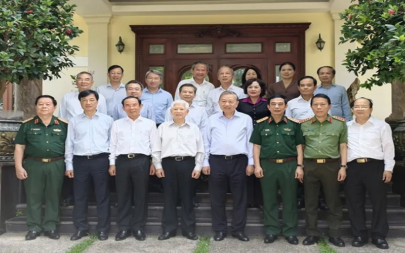 Tổng Bí thư, Chủ tịch nước Tô Lâm thăm các đồng chí nguyên lãnh đạo Đảng, Nhà nước và Mẹ Việt Nam Anh hùng