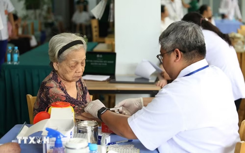 Đau xương khớp, người cao tuổi sợ nhất điều gì?