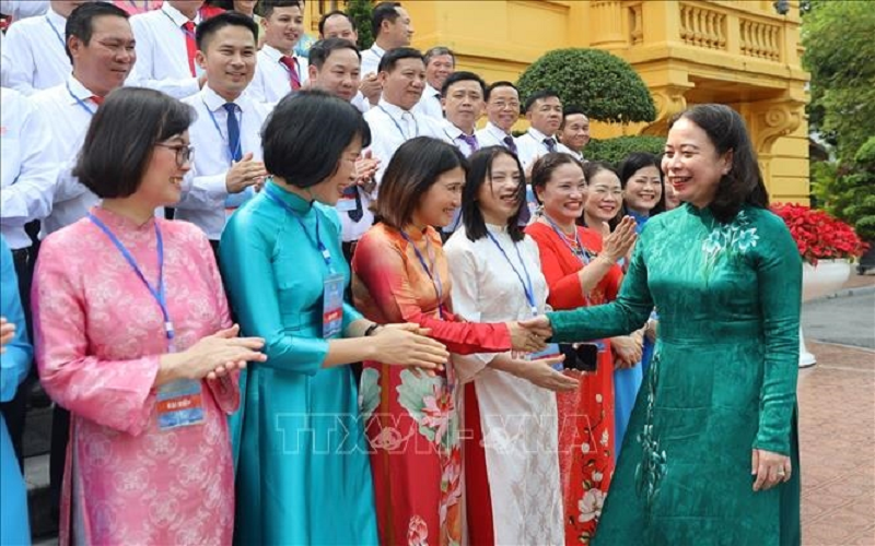 Phó chủ tịch nước Võ Thị Ánh Xuân gặp mặt 101 chủ tịch công đoàn tiêu biểu