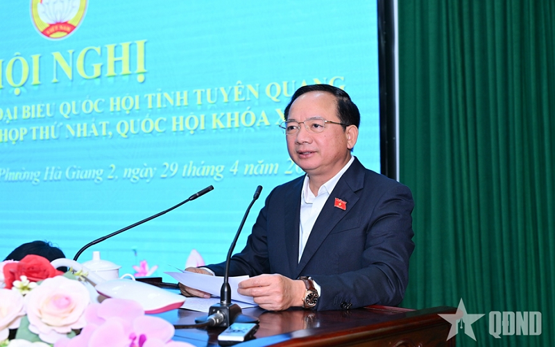 Đồng chí Trịnh Văn Quyết tiếp xúc cử tri tại tỉnh Tuyên Quang