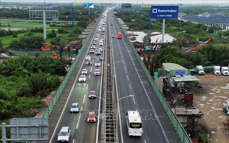 Thành phố Hồ Chí Minh: Ùn ứ nhiều tuyến cửa ngõ trong ngày đầu tuần sau nghỉ lễ