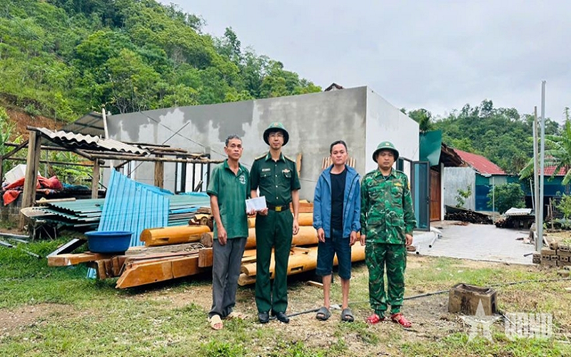Khẩn trương hỗ trợ người dân sau mưa đá ở xã Thông Thụ (tỉnh Nghệ An)