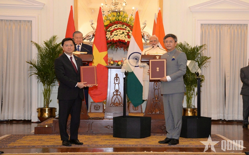 Tổng Bí thư, Chủ tịch nước Tô Lâm và Thủ tướng Ấn Độ Narendra Modi chứng kiến Lễ trao các văn kiện hợp tác Việt Nam - Ấn Độ