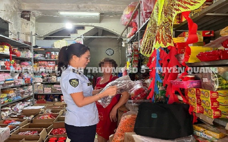Tuyên Quang: Phát hiện, xử lý hơn 3.400 sản phẩm là thực phẩm không rõ nguồn gốc, xuất xứ