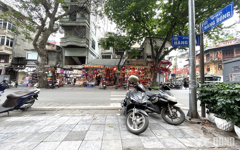 Hà Nội dự kiến tăng mức thu phí sử dụng vỉa hè, lòng đường