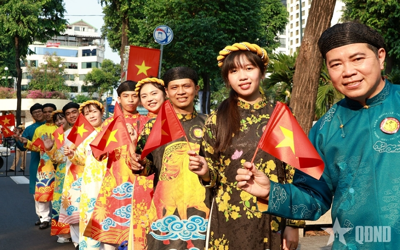 Giữ gốc văn hóa trong người trẻ trước vòng xoáy toàn cầu