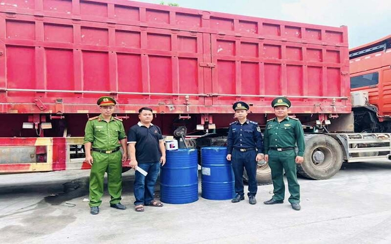 Vận chuyển trái phép vàng, dầu diesel qua biên giới diễn biến phức tạp