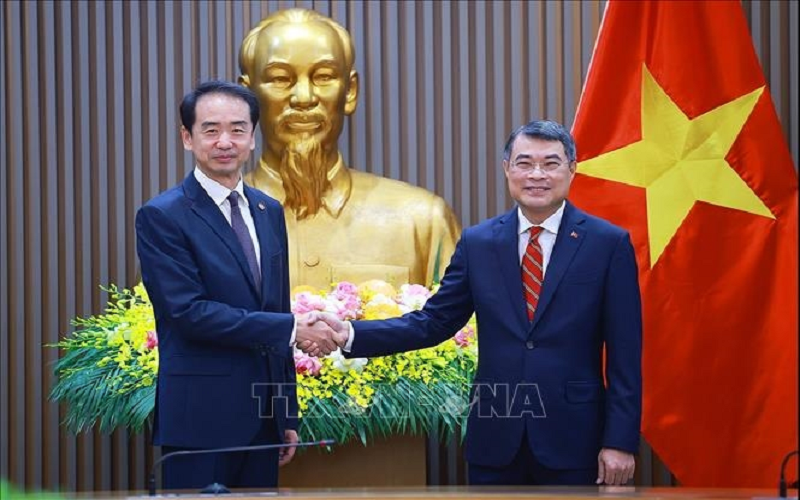 Thủ tướng Lê Minh Hưng tiếp Đại sứ Trung Quốc tại Việt Nam Hà Vĩ