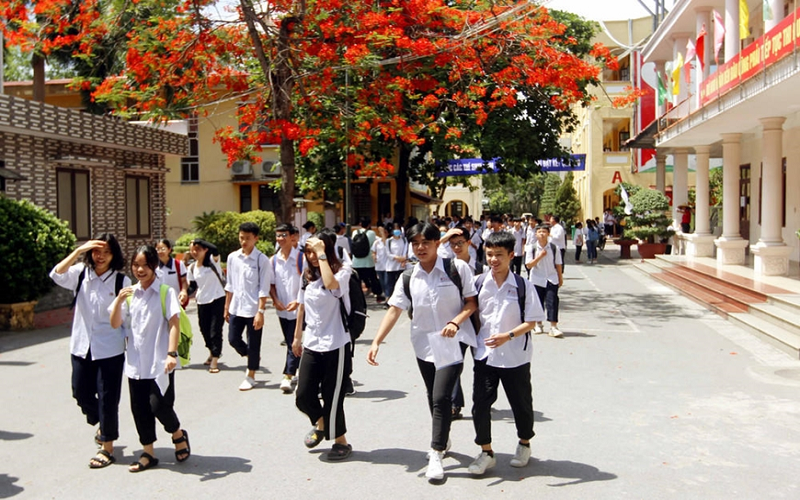 Nắng nóng trên 39 độ C, Hà Nội cho phép trường điều chỉnh lịch học