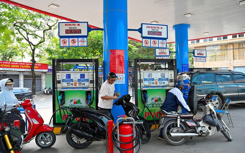 Thông tin “lắc bình xăng” E10 là không có cơ sở
