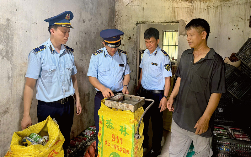 Lạng Sơn: Đội QLTT số 1 phát hiện cơ sở sang chiết gas trái phép tại phường Tam Thanh