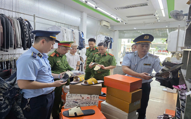 Nghệ An: Xử phạt 01 hộ kinh doanh về hành vi buôn bán hàng hóa giả mạo nhãn hiệu