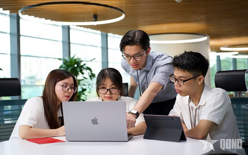 Tạo cơ chế để thu hút, giữ chân nhà khoa học giỏi
