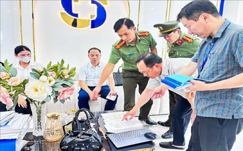 Khởi tố, bắt tạm giam 12 bị can giả danh bác sĩ lừa dối khách hàng chiếm đoạt nhiều tỷ đồng