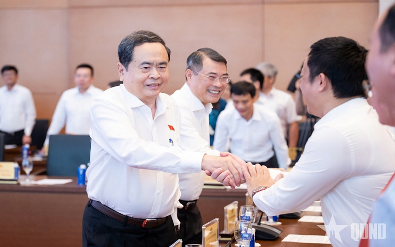 Chủ tịch Quốc hội Trần Thanh Mẫn và Thủ tướng Chính phủ Lê Minh Hưng gặp mặt lãnh đạo các cơ quan báo chí