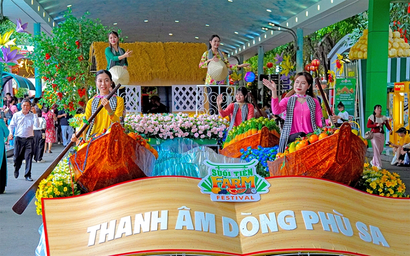 Đặc sắc dòng chảy văn hóa từ lễ hội trái cây