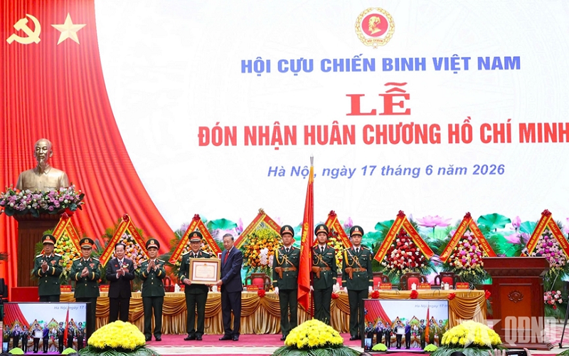 Tổng Bí thư, Chủ tịch nước Tô Lâm trao Huân chương Hồ Chí Minh tặng Hội Cựu chiến binh Việt Nam
