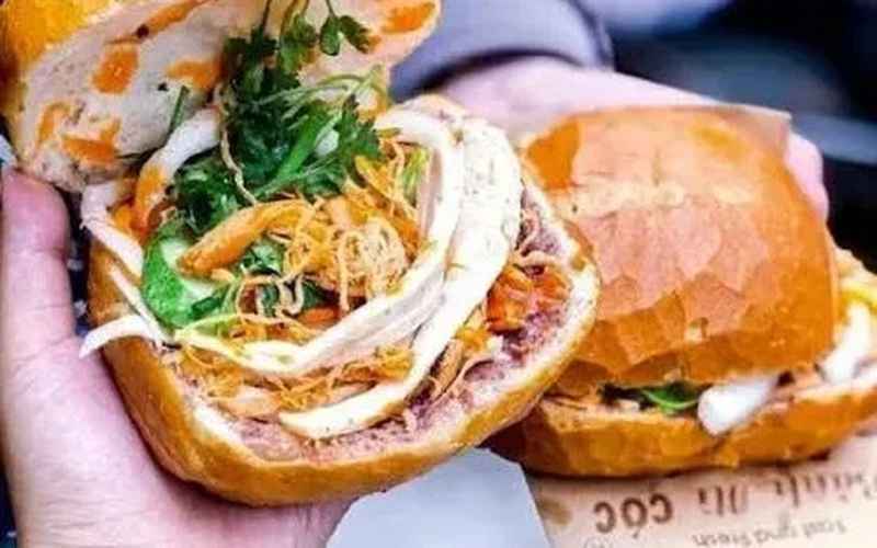 Khẩn trương truy xuất nguồn gốc thực phẩm vụ hơn 200 người nghi ngộ độc do ăn bánh mì