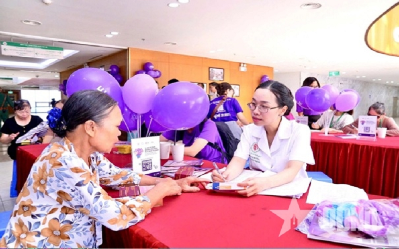 Người cao tuổi ngủ nhiều ban ngày: Dấu hiệu tuổi già hay lời cảnh báo từ não bộ?