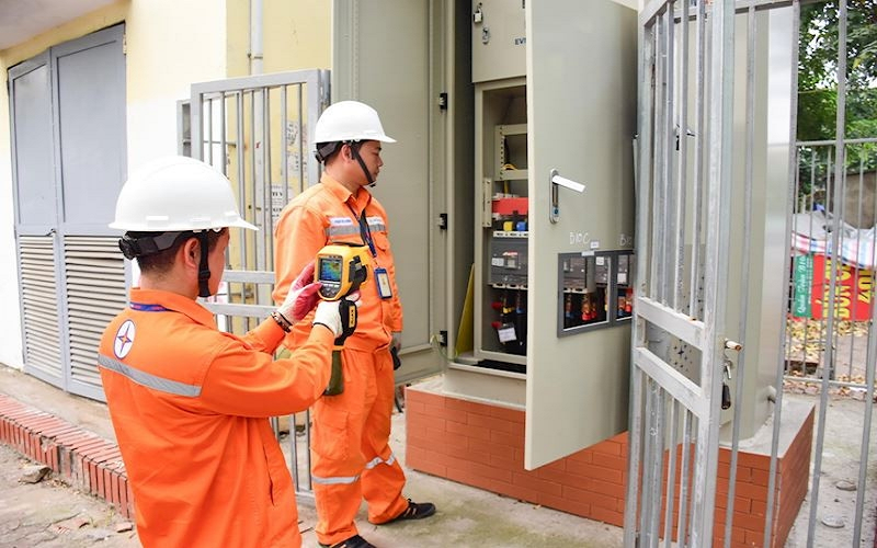 Hà Nội hoãn toàn bộ lịch cắt điện trong 3 ngày nắng nóng đỉnh điểm