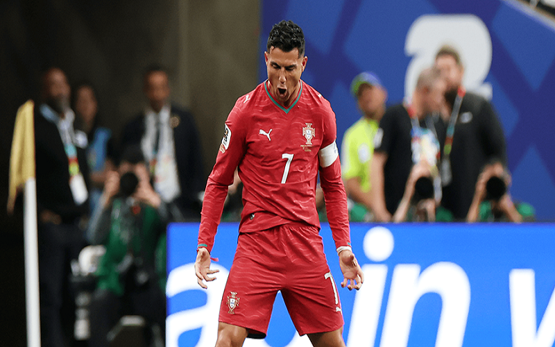 Ronaldo lập kỷ lục World Cup trong ngày sinh nhật Messi