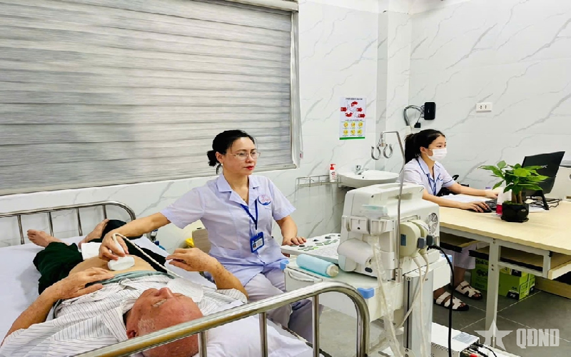 Đầu tư phát triển nhân lực y tế Thủ đô