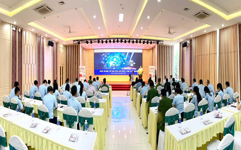 Chi cục QLTT tỉnh Sơn La tổ chức Hội nghị tập huấn phân biệt hàng thật - hàng giả năm 2026