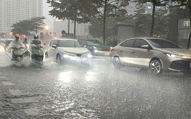 Thời tiết hôm nay (1-7): Cảnh báo mưa lớn ở Bắc Bộ, nhiều khu vực đề phòng lốc, sét