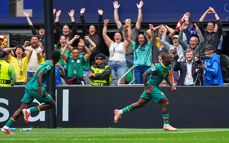 Đi vào lịch sử World Cup, Senegal vẫn dừng bước đầy tiếc nuối