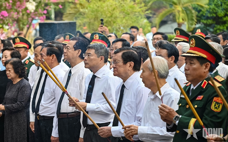 Lãnh đạo Đảng, Nhà nước và TP Hồ Chí Minh dâng hoa, dâng hương tưởng niệm Tổng Bí thư Trần Phú cùng các anh hùng liệt sĩ