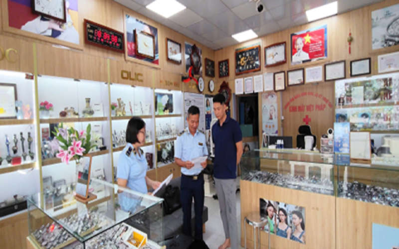 Kiểm tra 23 cơ sở kinh doanh kính mắt trên địa bàn tỉnh Bắc Ninh