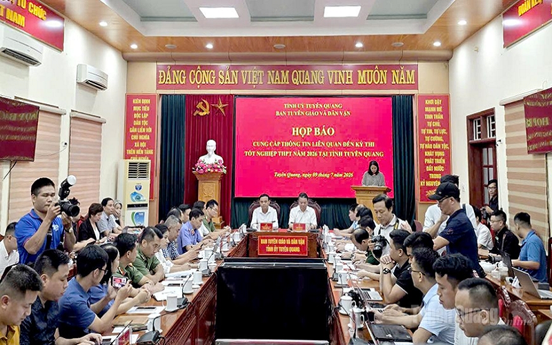 Đề xuất thi lại môn Toán tại Trường THPT chuyên Tuyên Quang