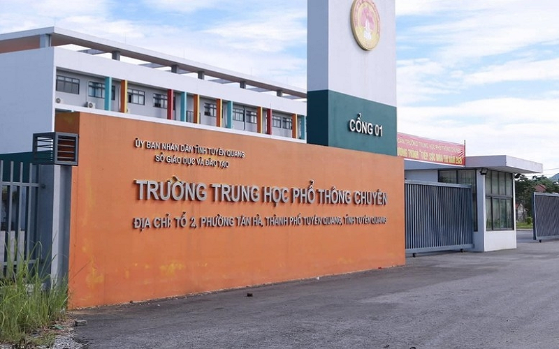 Thí sinh tại điểm thi Trường THPT Chuyên Tuyên Quang vẫn thực hiện đăng ký xét tuyển theo kế hoạch tuyển sinh chung