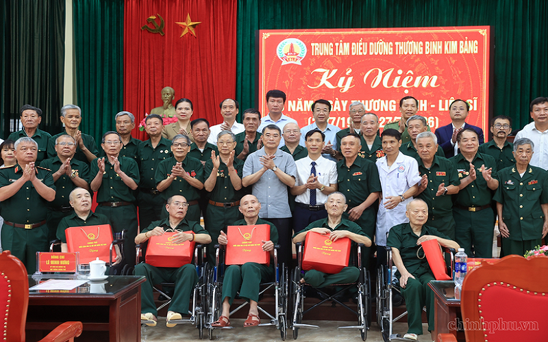 Thủ tướng Lê Minh Hưng: Tiếp nối truyền thống "uống nước nhớ nguồn", chăm lo tốt hơn cho người có công