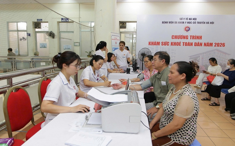 Bệnh viện Đa khoa Y học cổ truyền Hà Nội tổ chức khám sức khỏe định kỳ cho người dân